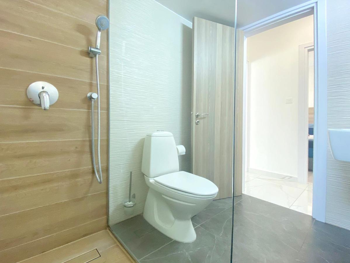 Metro Court Apartments 레메소스 외부 사진
